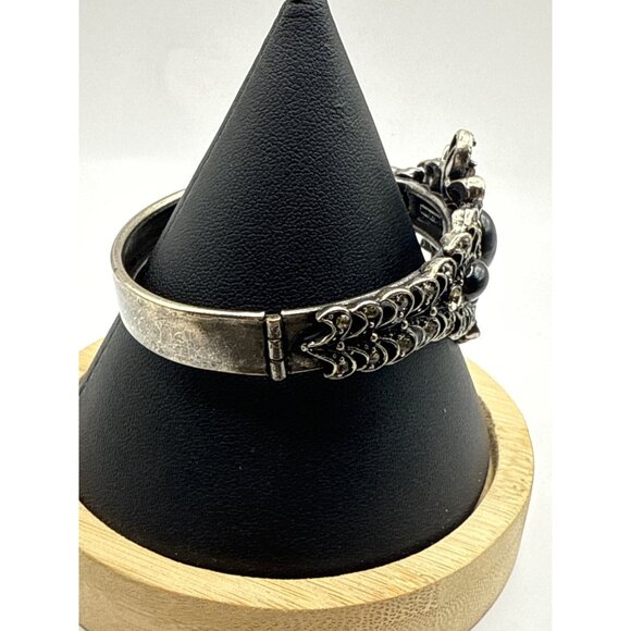 Vintage Hollycraft Silver-Tone Ornate Hinged Bracelet With Black Stones & Safety - Picture 3 of 8